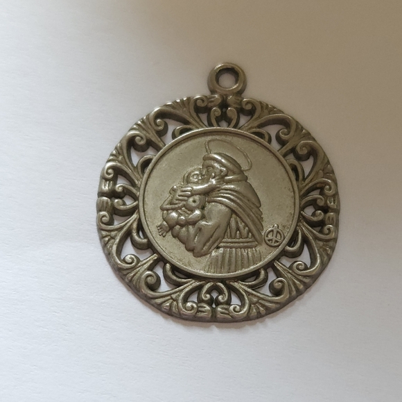 Vintage St Anthony Silver Toned Medallion Pendant or Charm - Picture 5 of 10